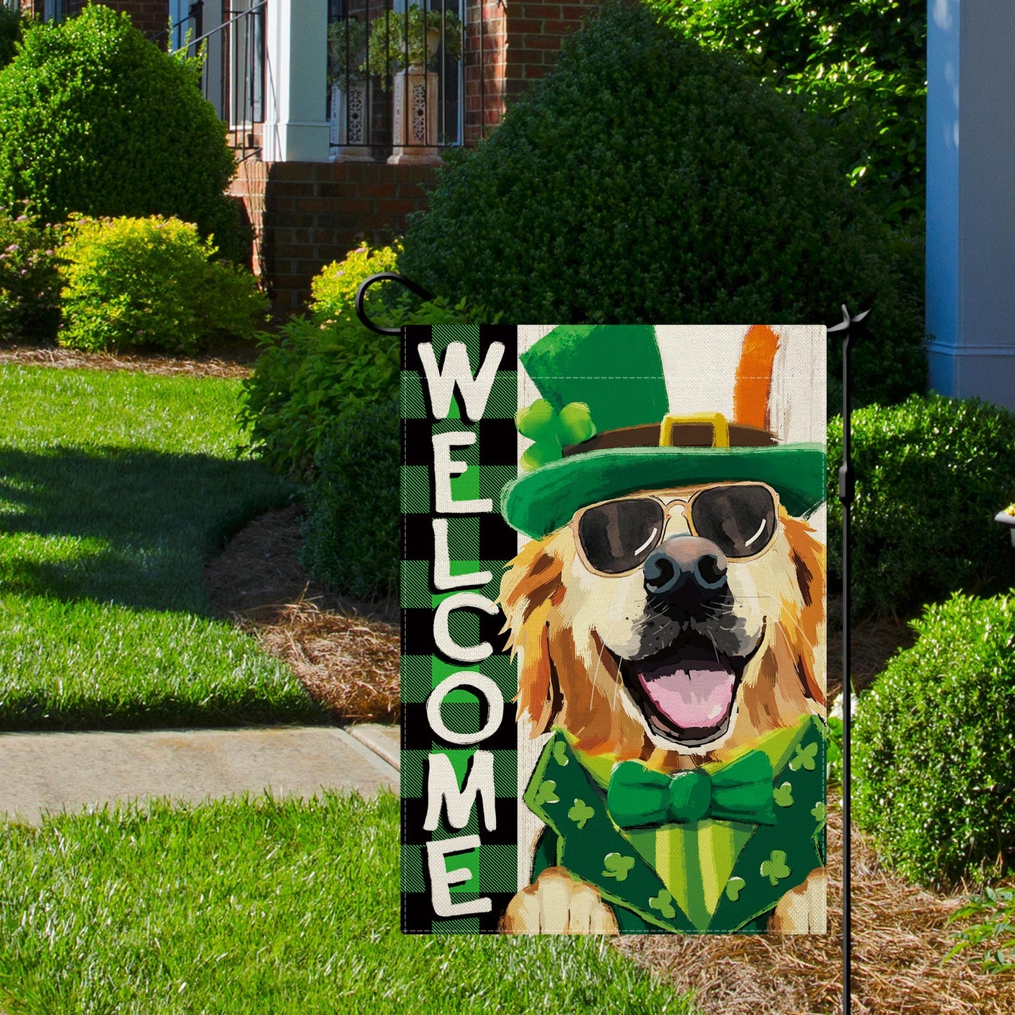 CMEGKE St. Patrick's Day Golden Retriever Garden Flag, St Patrick's Day Dog Garden Flag, Spring Summer Garden Flag Rustic Vertical Double Sided Burlap ST Patricks Day Holiday Party Farmhouse Yard Home Outside Decor 12.5 x 18 In